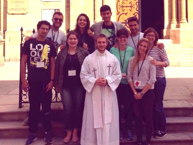 groupe incomplet jeunes diocese 64 paray le monial 2017 FX